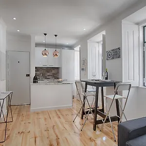 https://bmyguest-principe-real-charming-apartment.hotels-lisbon-portugal.com